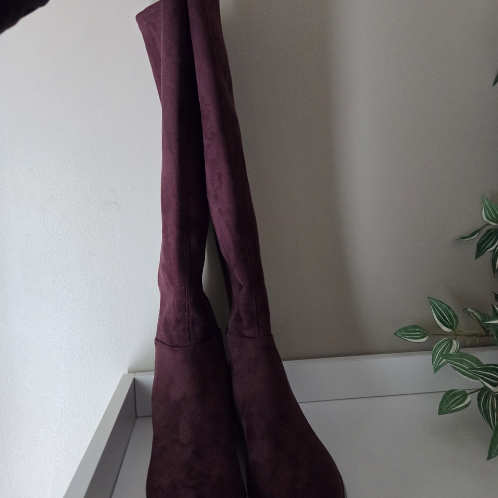 Michael Kors Women's Burgundy Suede Boots Size 6 - Picture 5 of 16